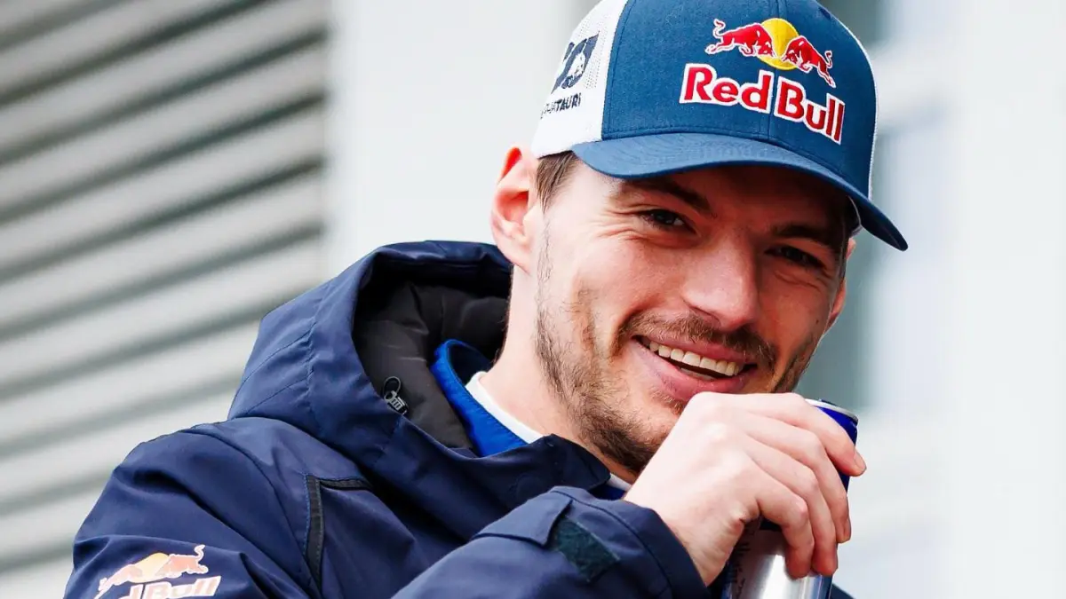 Max Verstappen dikabarkan memasuki tahap akhir negosiasi dengan McLaren untuk musim 2027. (Instagram/maxverstappen1)
