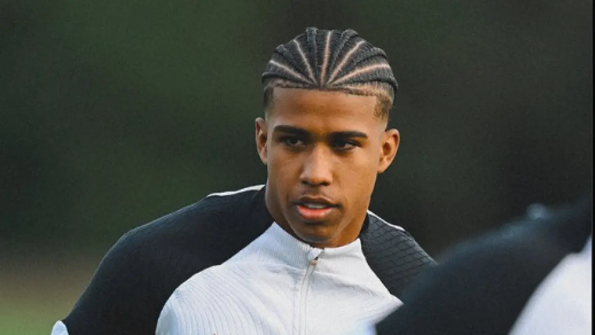 PINDAH: Andrey Santos resmi hengkang ke Manchester United dari Chelsea