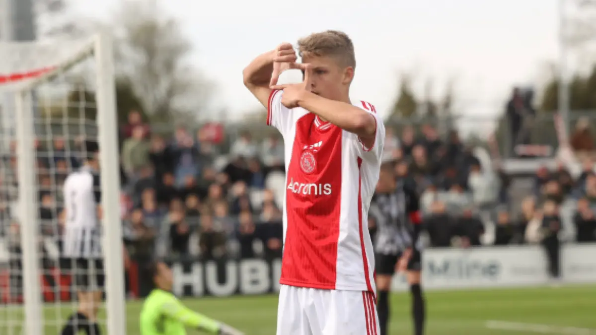 RESMI: Sean Steur resmi menjadi bagian Newcastle United