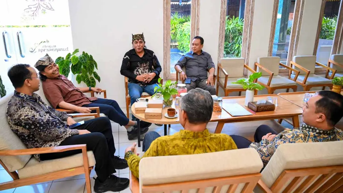 Ketua DKB Hasan Basri mengusulkan Kampung Oseng di IKN merekonstruksi kejayaan Keraton Blambangan sebagai destinasi budaya autentik. (Ramada Kusuma/Radar Banyuwangi)