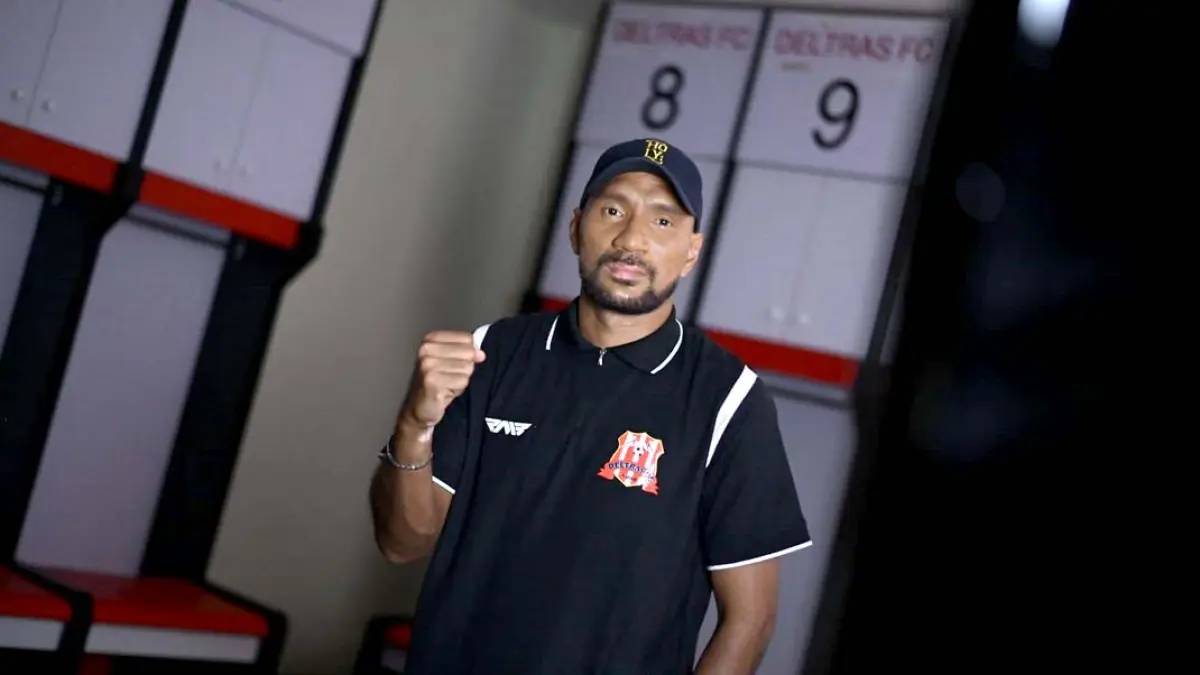Leonard Tupamahu resmi jadi pelatih Deltras FC, targetkan The Lobster angkat trofi. (Deltras FC)