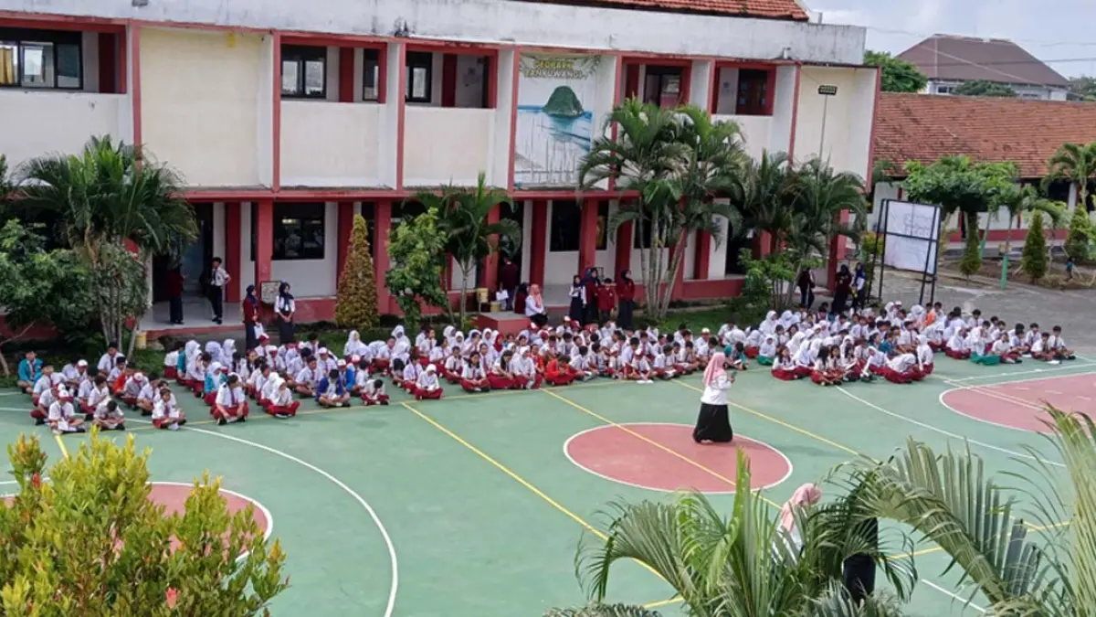 PENGENALAN: Para siswa baru mengikuti MPLS di SMPN 4 Banyuwangi pada 8 Juli 2025 lalu. (Dok Radar Banyuwangi)