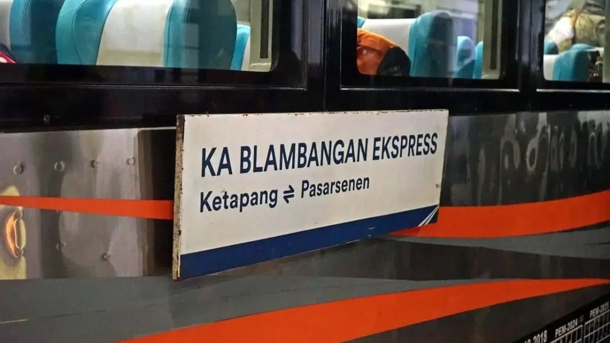 Blambangan Ekspres menjadi kereta api dengan relasi terpanjang di Indonesia sejauh 1.030 kilometer. (Antara)