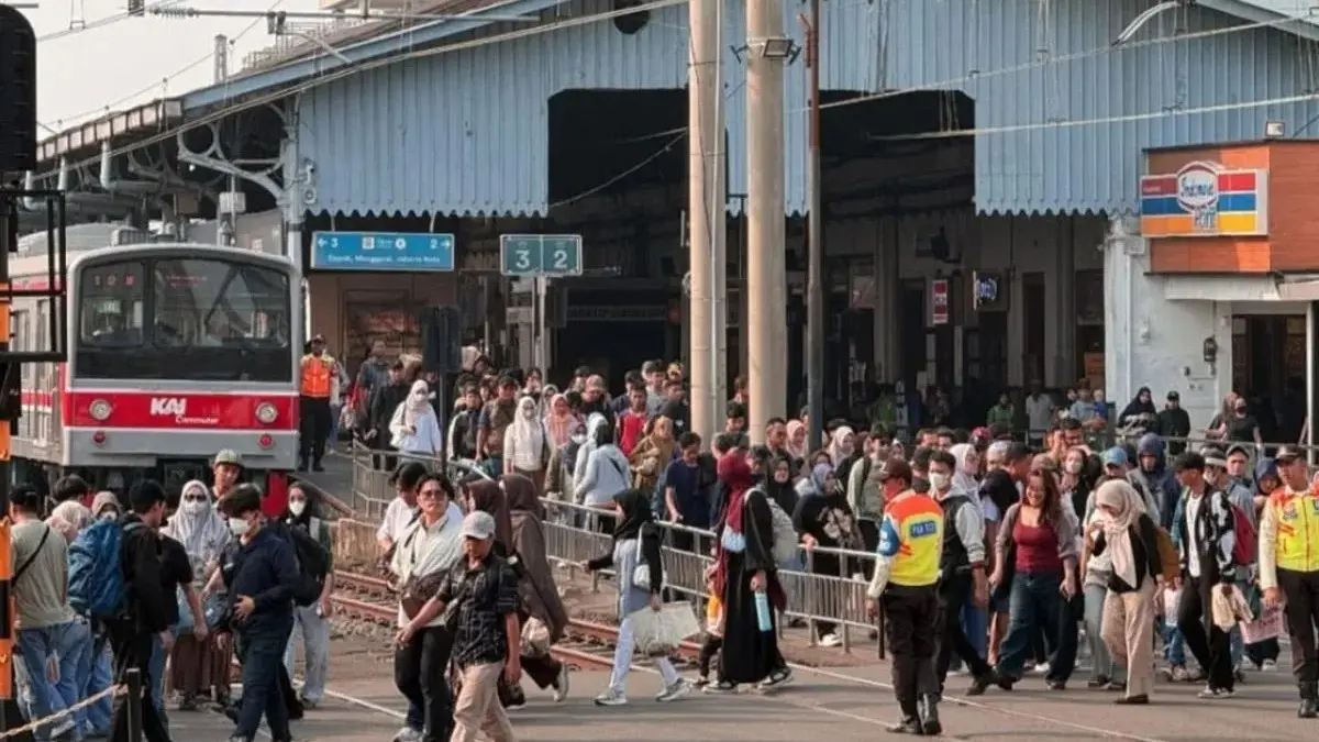 KAI menyiapkan pengembangan peron jalur 6, 7, dan 8 Stasiun Bogor untuk mendukung operasional KRL SF12. (Antara)