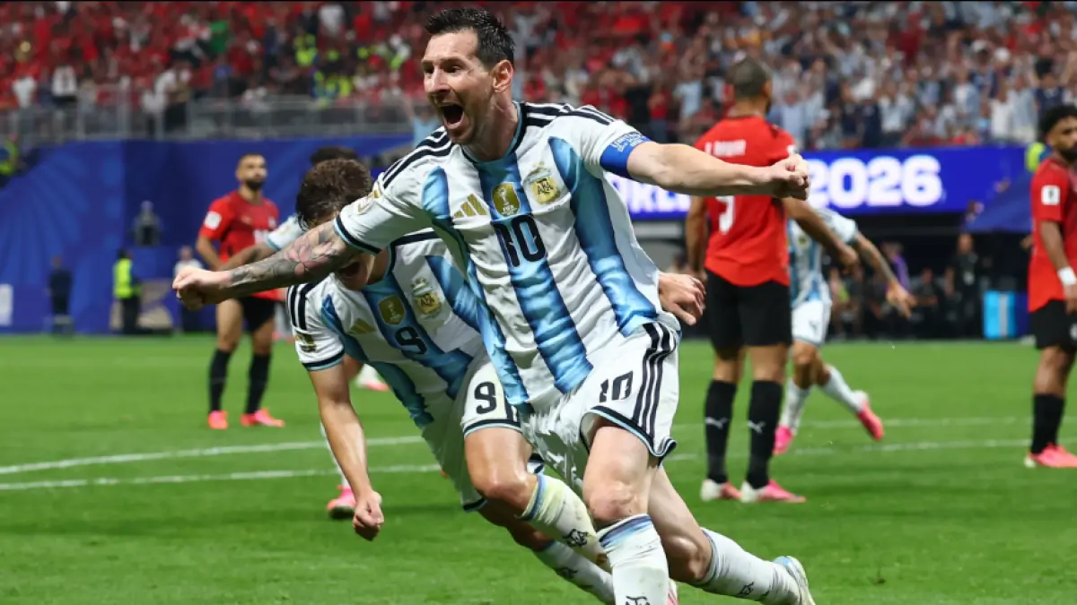 LAWAN LEGENDARIS: Lionel Messi akan pimpin Argentina hadapi Inggris di semifinal Piala Dunia 2026