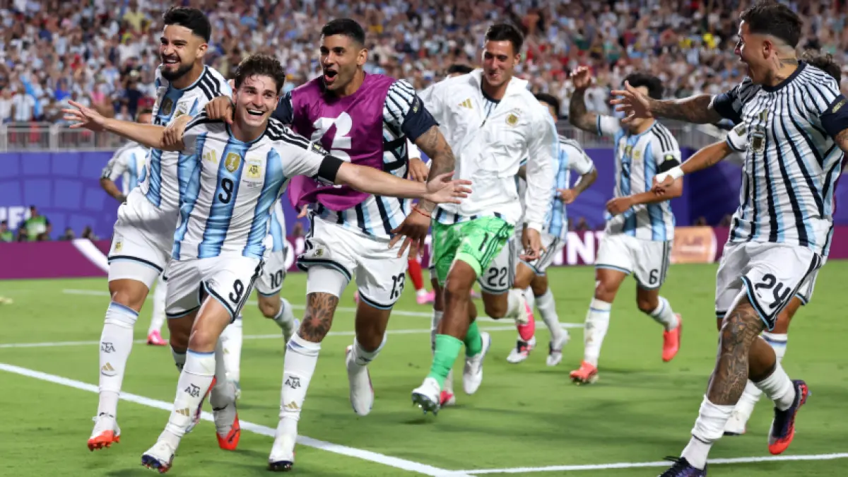 TANDEM: Lionel Scaloni dibuat pusing untuk mencari tandem Messi di lini depan Argentina saat hadapi Inggris