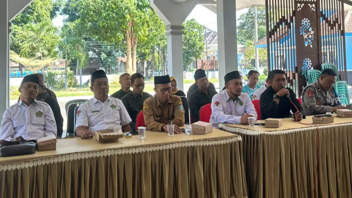 12 Kades Wongsorejo sepakat tiadakan karnaval Agustusan di jalur nasional saat HUT RI. (Fredy Rizki/Radar Banyuwangi)