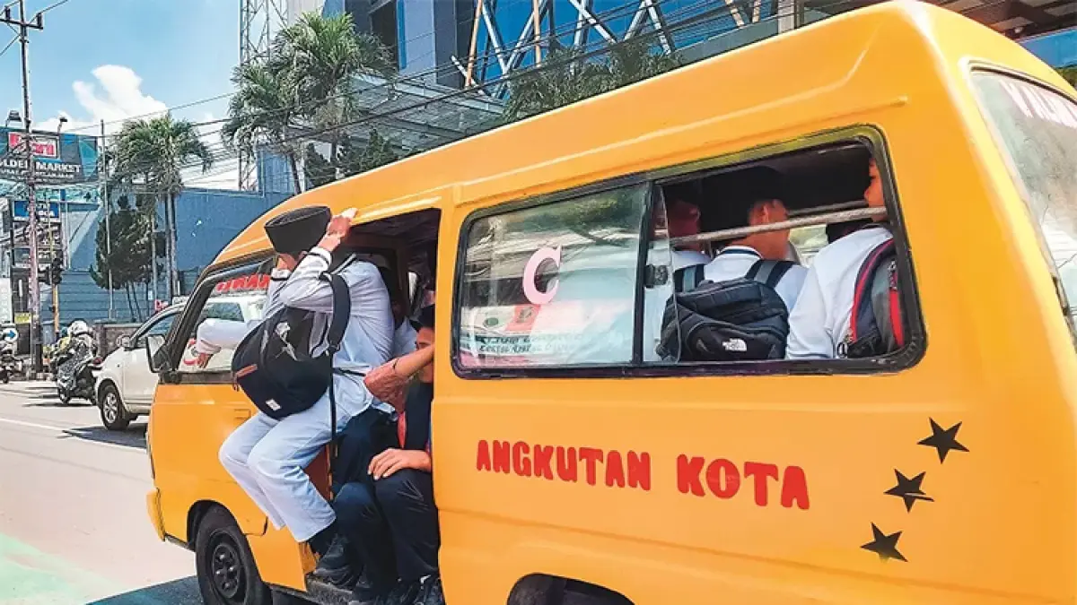 Program Angkutan Pelajar Gratis Banyuwangi kembali berlanjut pada tahun ajaran baru. (Dok. Radar Banyuwangi)