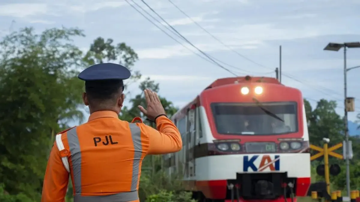 PT KAI menangani 320 titik perlintasan sepanjang Januari hingga 7 Juli 2026 untuk menekan risiko kecelakaan. (Antara)