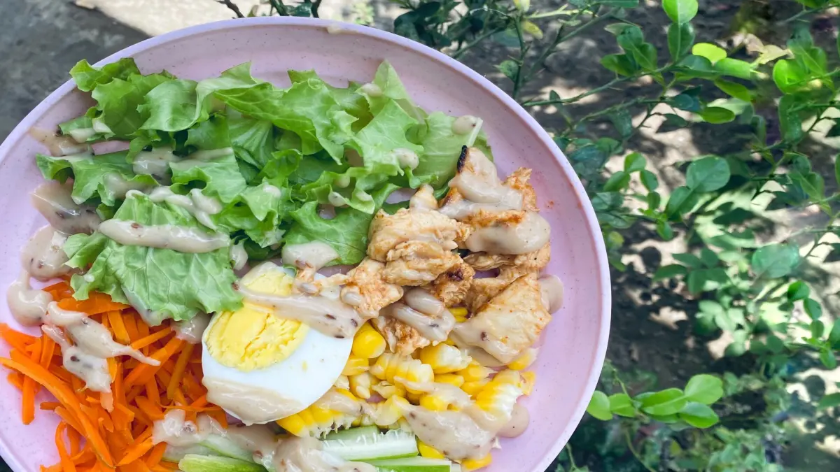Salad sayur. (Rizkia untuk Radar Banyuwangi)