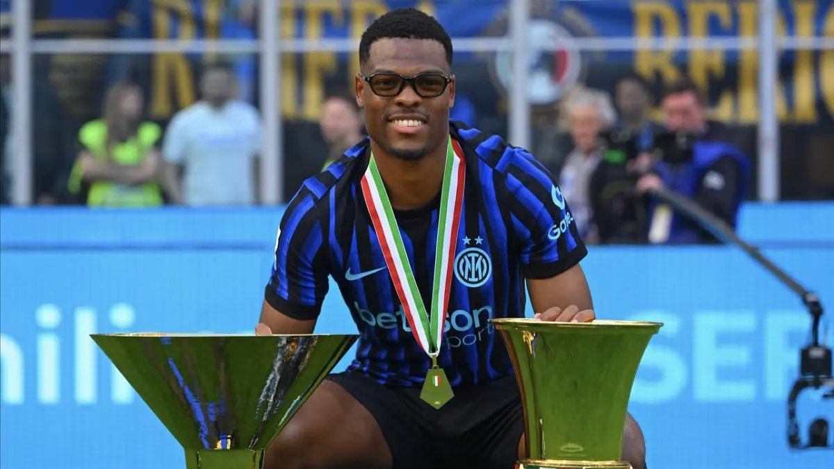 Bek asal Belanda Denzel Dumfries direkrut Real Madrid dari Inter Milan. (Instagram@ddumfries2-)