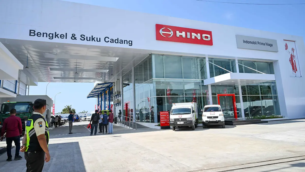 LENGKAP: Dealer Hino Banyuwangi siap memberikan layanan lengkap kepada pelanggan. (Ramada Kusuma/Radar Banyuwangi)