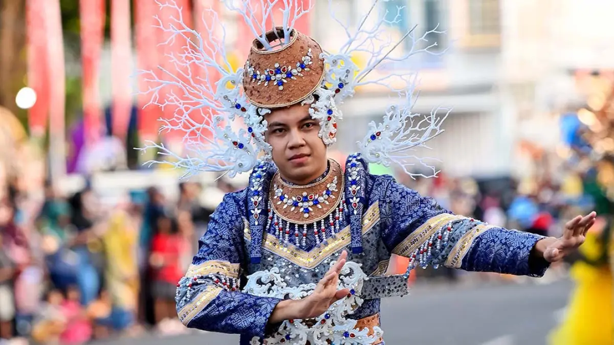 Alvito Fadhil dan Sumberyala Samudra tampil magis dengan ranting Karang Putih di BEC 2026. (Ramada Kusuma/Radar Banyuwangi)