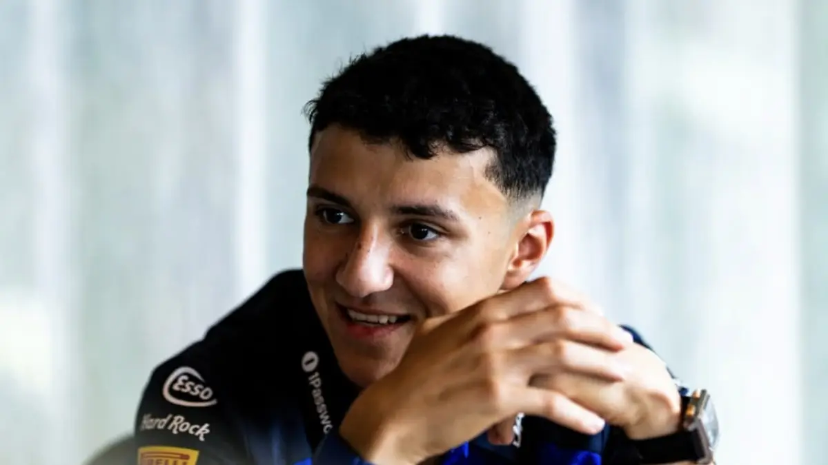 Isack Hadjar dipastikan memulai GP Belgia dari barisan belakang setelah Red Bull mengganti sejumlah komponen power unit yang melampaui kuota musim. (Instagram/redbullracing)