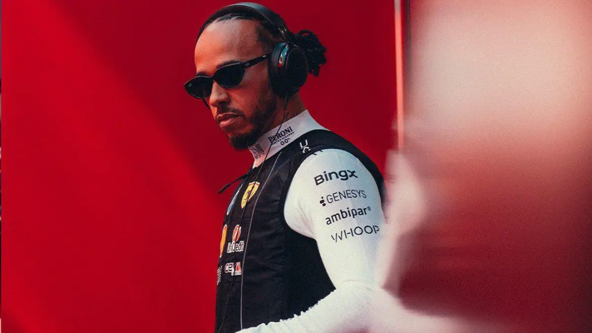 Lewis Hamilton mengungkap ketertarikannya pada sains dan luar angkasa saat berbincang bersama Neil deGrasse Tyson di StarTalk. (Instagram/scuderiaferrari)