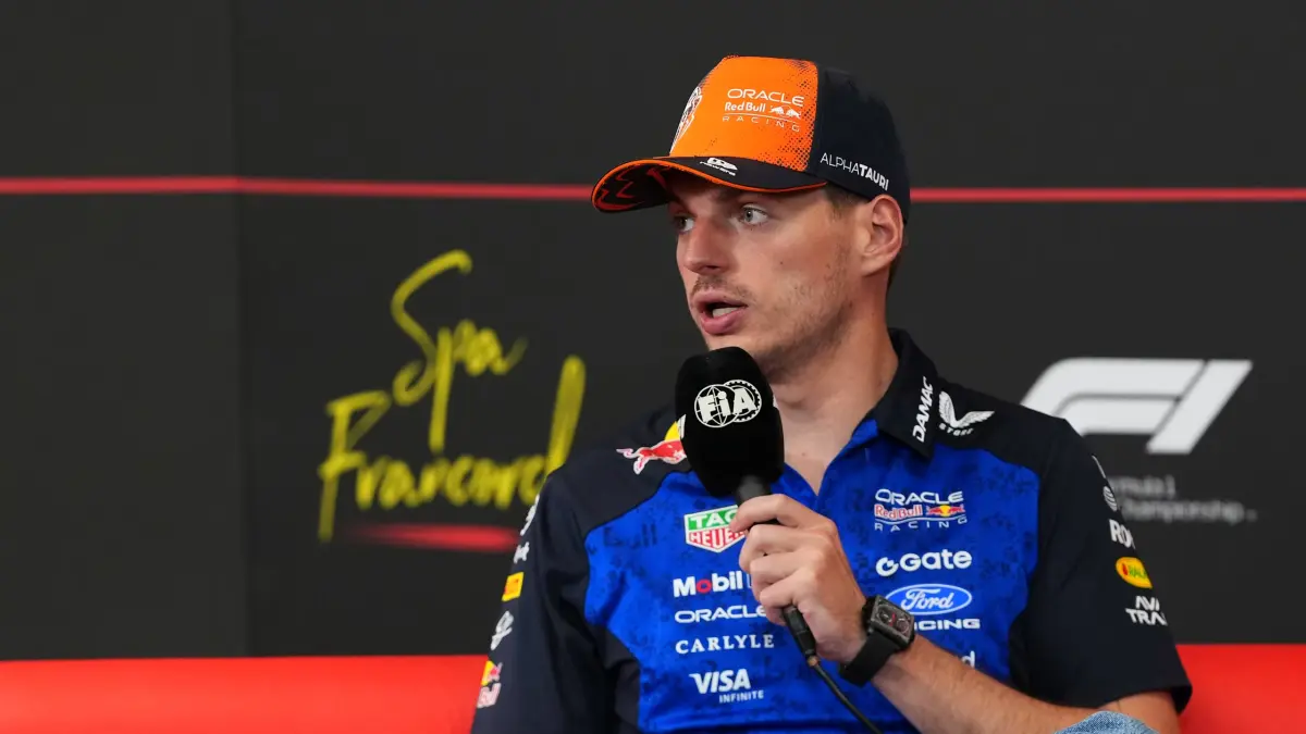 Momen lucu Max Verstappen kembali mencuri perhatian setelah video radio tim Formula 1 menampilkan aksinya melaporkan biawak di lintasan GP Singapura. (F1)