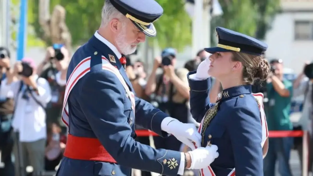 PUTRI KERAJAAN  Putri Leonor resmi menuntaskan pendidikan militer selama tiga tahun.(Instagram@princessleonorsfa)