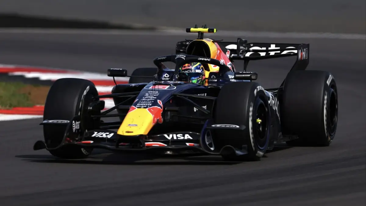 Red Bull memutuskan kembali memakai rear wing lama pada F1 GP Belgia setelah insiden yang dialami Max Verstappen di Austria dan Silverstone. (F1)