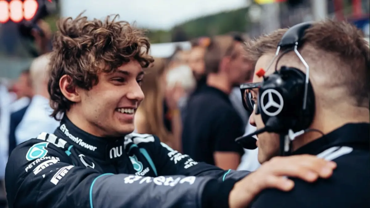 Kimi Antonelli memenangi Formula 1 GP Belgia 2026 usai mengalahkan Charles Leclerc dalam duel sengit di Spa, Minggu (19/7/2026). (Instagram/mercedesamgf1)