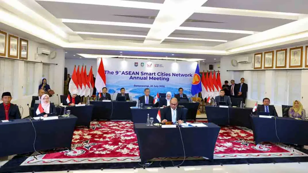 Bupati Ipuk didampingi Sekkab Suyanto Waspo Tondo Wicaksono bersama delegasi asal lima daerah dan unsur Kemendagri mengikuti rapat tahunan ASCN ke-9 secara online yang dipusatkan di Filipina dari kantor Pemkab Banyuwangi pada Senin (20/7). (Humas Pemkab Banyuwangi)