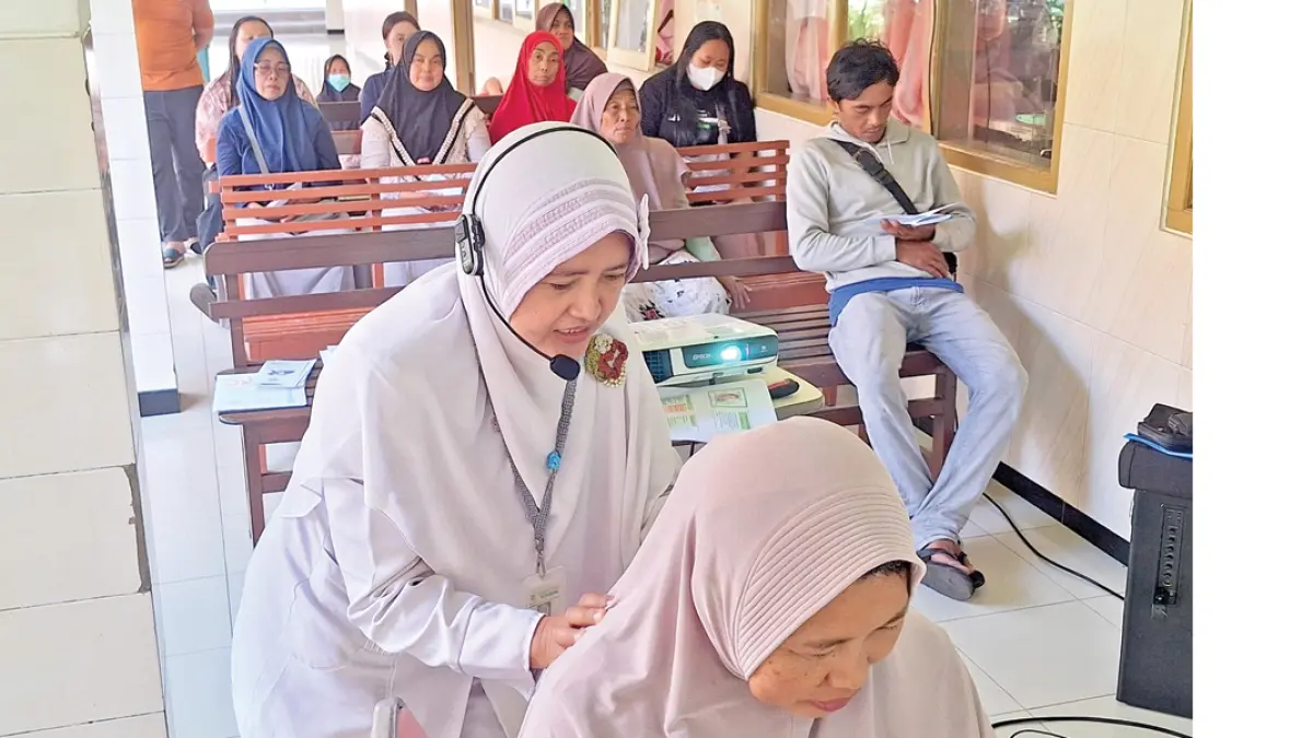 ASIP: Petugas RSAH menyampaikan kiat sukses ASI eksklusif bagi ibu bekerja. (Foto: RSAH Gambiran)