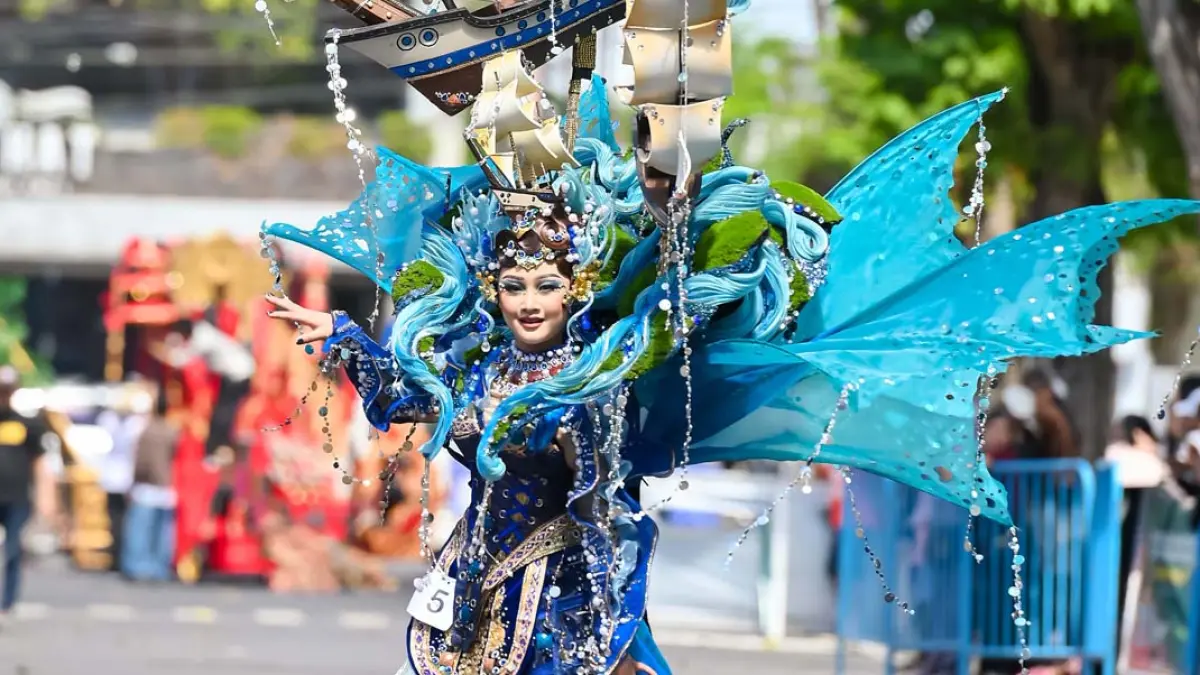 Azalea Zukhrufulizzah meraih Juara 1 BEC Awards 2026 Kategori Situs Perang lewat kostum Loh Pangpang, mengharumkan nama MTsN 3 Banyuwangi.