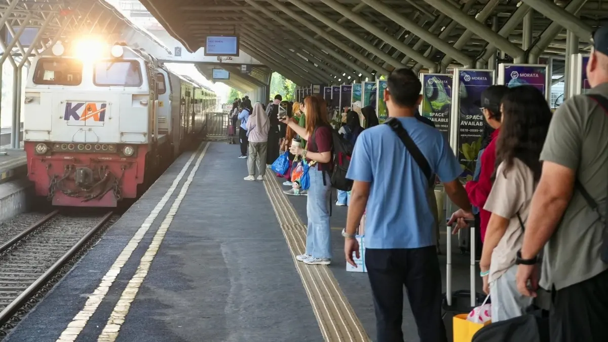 KAI Daop 8 Surabaya memperkuat integrasi layanan KA Jarak Jauh dengan KA Commuter atau Lokal. (KAI)