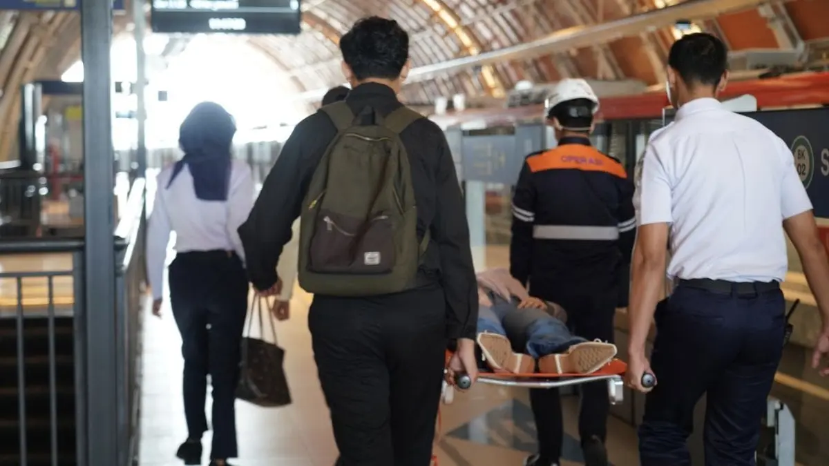 LRT Jabodebek rutin menggelar simulasi penanganan kondisi darurat untuk memastikan keselamatan penumpang. (Antara)