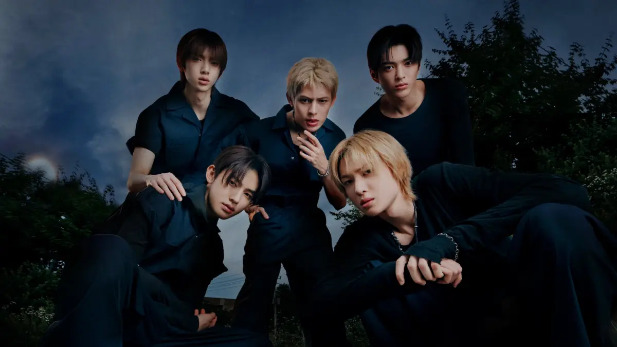 Poster CORTIS untuk Sumbakkokjil 2 yang sempat viral dan dianggap hasil AI akhirnya dipastikan asli oleh Mnet Plus Original. (X/mnetplus_og)