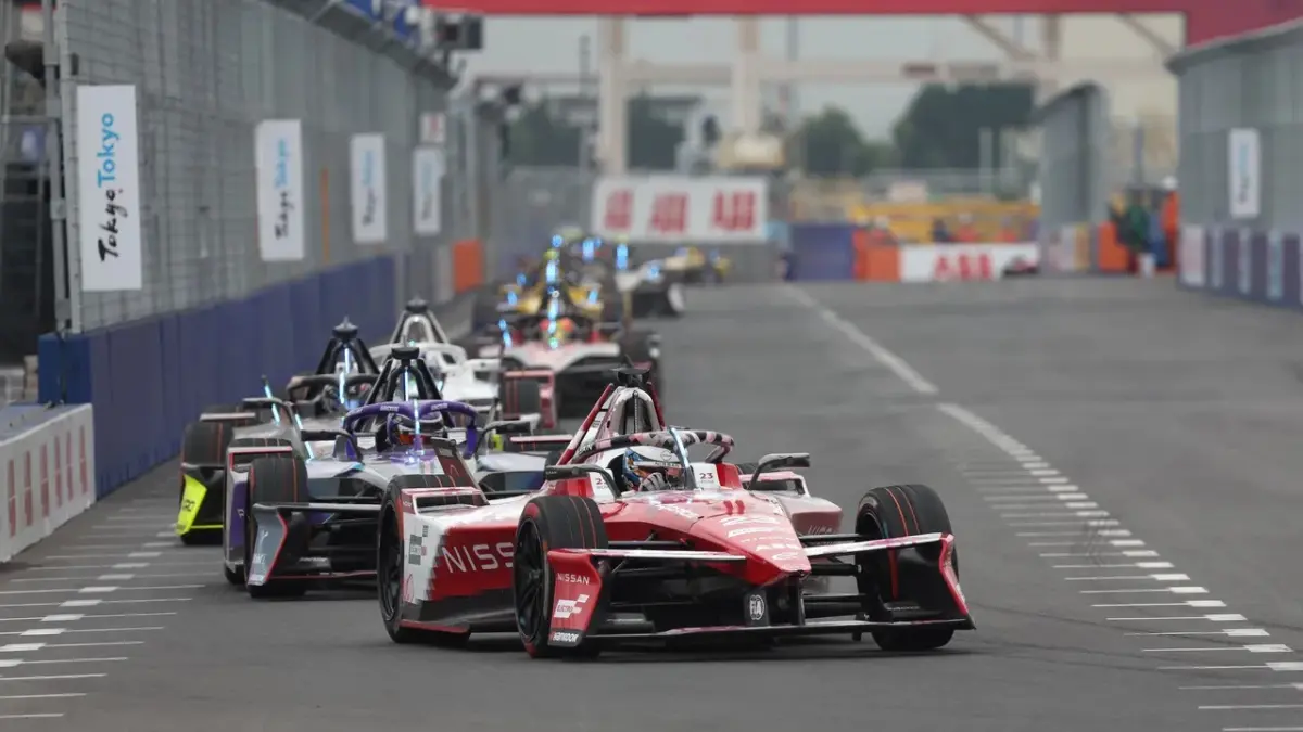 Formula E 2026 mencatat sejarah lewat balapan malam perdana di Jepang. (Formula E)
