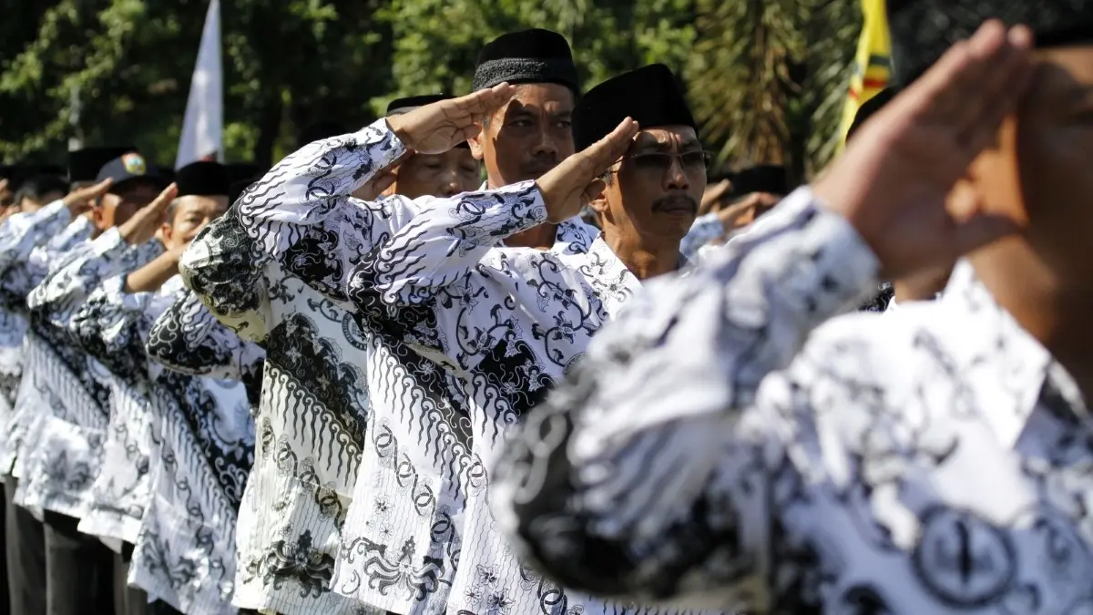 Kemendikdasmen menyiapkan rekrutmen guru dan kepala sekolah berstatus PNS pusat untuk Sekolah Nasional Terintegrasi. (JawaPos.com)
