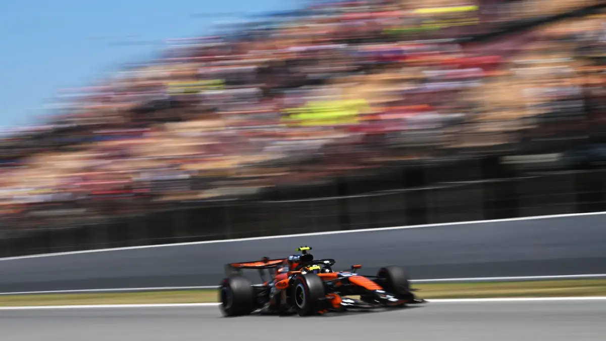McLaren membawa pembaruan sayap belakang MCL40 pada GP Hungaria 2026. (F1)