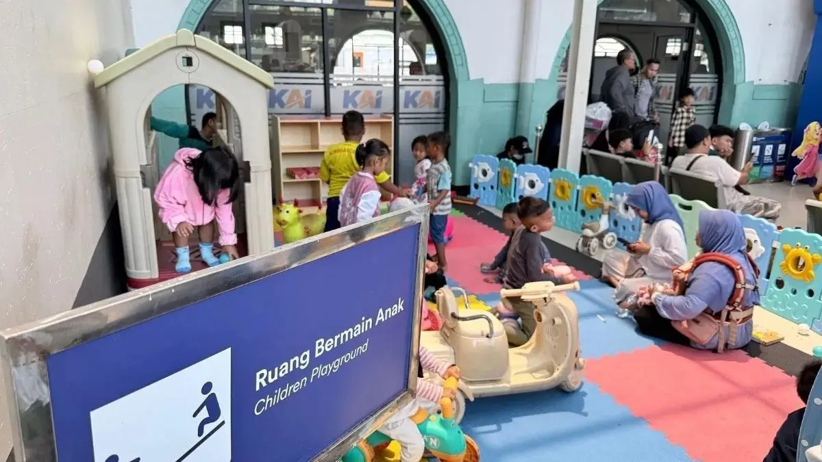 PT KAI menghadirkan area bermain anak di 40 stasiun sebagai dukungan Hari Anak Nasional 2026. (Antara)