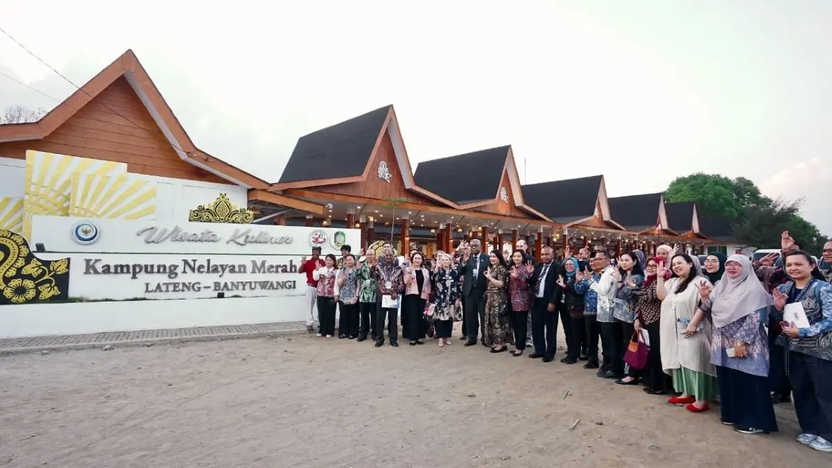 Kampung Nelayan Merah Putih Lateng Banyuwangi menjadi etalase ekonomi biru Indonesia bagi delegasi ASEAN-ID Blue. (Banyuwangikab.go.id)