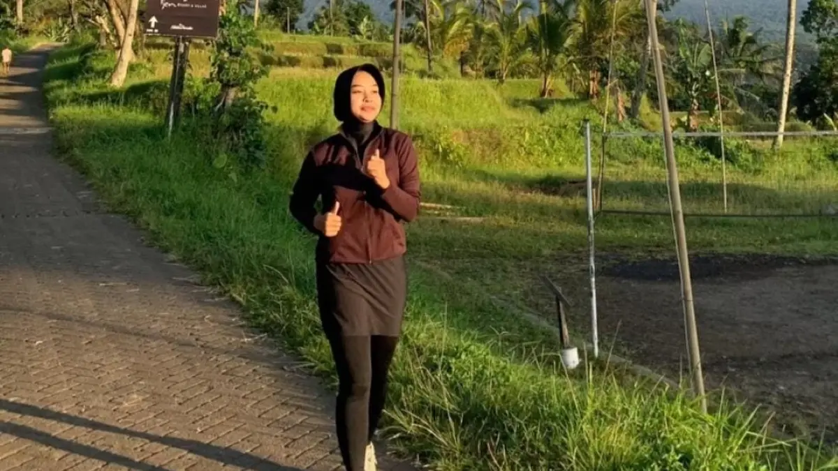 Olahraga lari menjadi pilihan praktis menjaga kebugaran di tengah padatnya aktivitas. (Mayang untuk Radar Banyuwangi)
