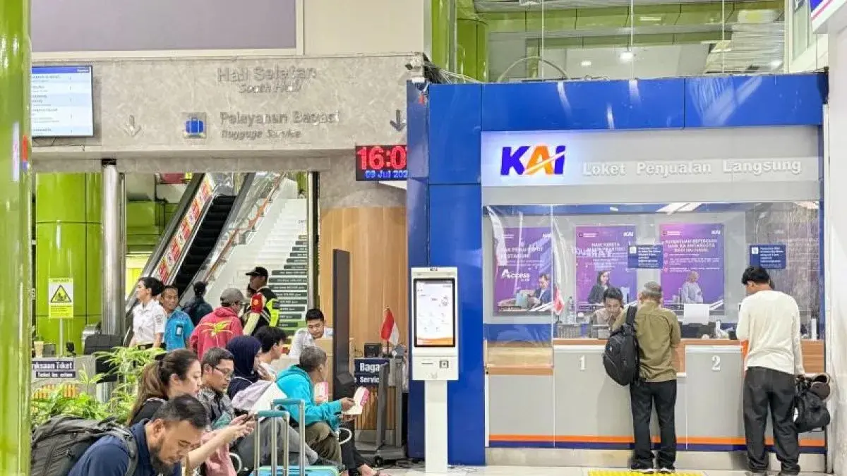 KAI mencatat 609.657 pelanggan lansia memanfaatkan tarif reduksi kereta api jarak jauh sepanjang Januari-Juni 2026. (Antara)