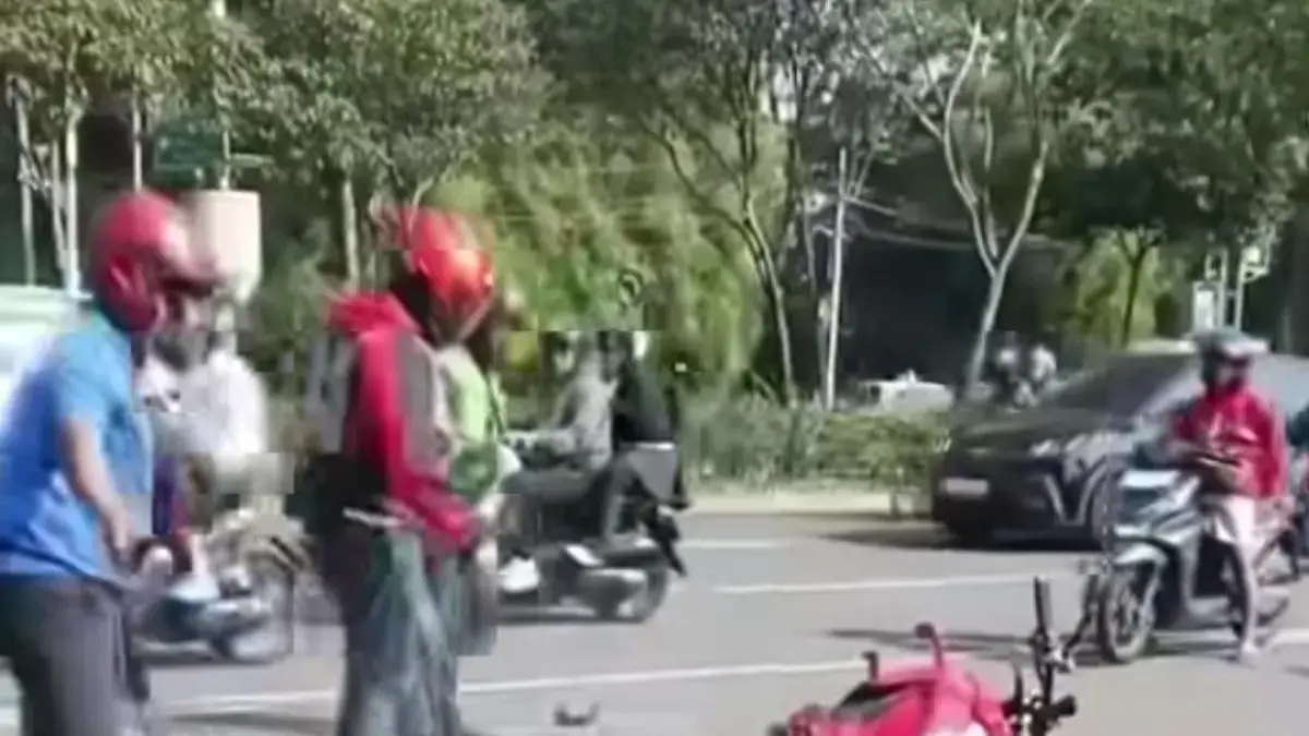 Kecelakaan lalu lintas yang melibatkan dua sepeda motor, yakni Ducati dan Yamaha NMAX viral di media sosial. (Instagram: @jabodetabek24info)