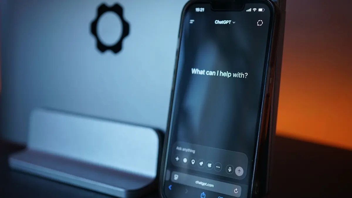 OpenAI memperbarui kebijakan ChatGPT. (Pexels/Tim Witzdam)