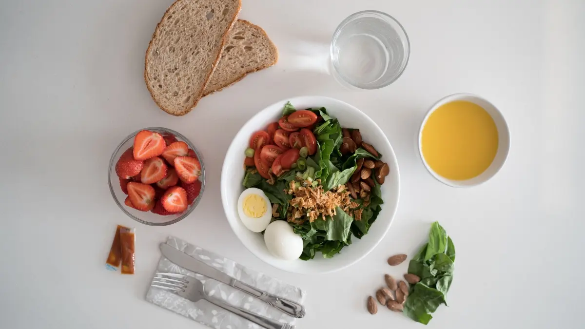 Tren makanan sehat dan snack praktis terus meningkat di kalangan generasi muda. (Pexels/Alberta Studios)