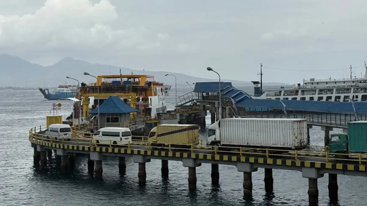 ASDP Ketapang memperketat kesiapsiagaan menghadapi cuaca ekstrem di Selat Bali. (Antara)