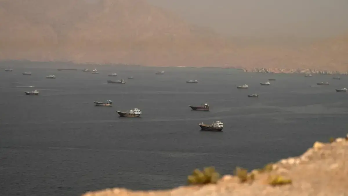 Ilustrasi situasi perairan di Selat Hormuz. (Reuters)