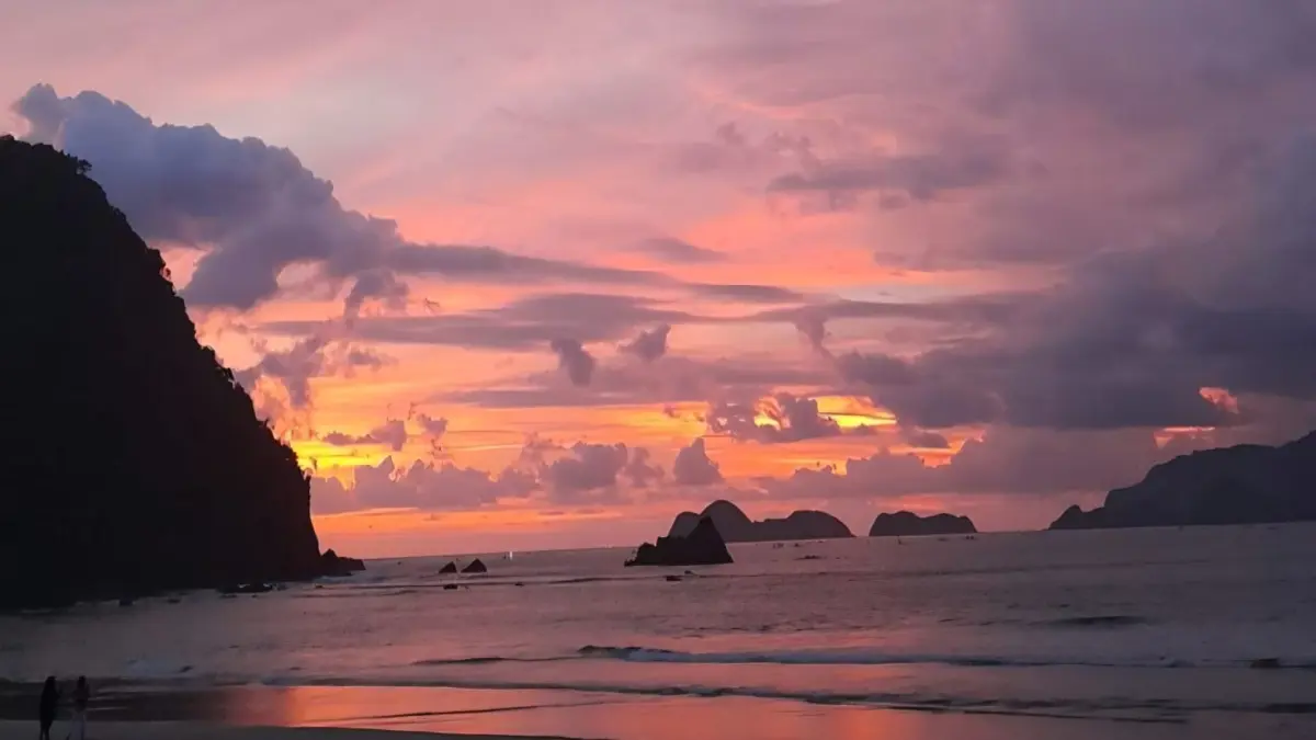 Panduan mengunjungi enam pantai ikonik. (Pinterest/Deviii)