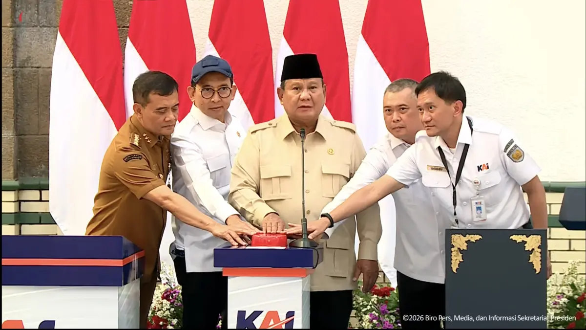 Presiden Prabowo meresmikan revitalisasi tahap pertama Stasiun Semarang Tawang. (YouTube/Sekretariat Presiden)