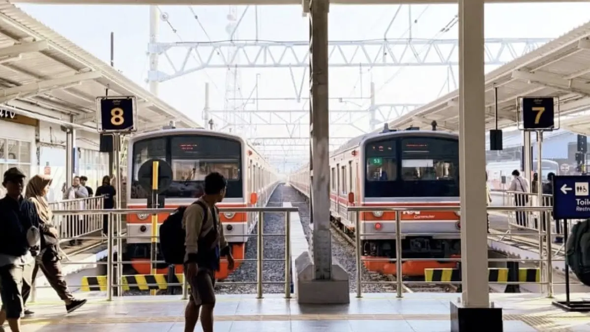 Seluruh peron Stasiun Bogor kini melayani KRL 12 kereta. (Antara)