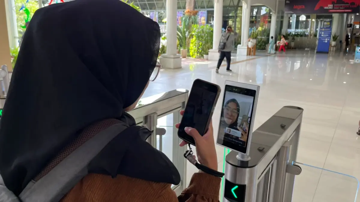 Pengguna Face Recognition Boarding Gate KAI Daop 8 Surabaya mencapai 685.021 pelanggan pada Semester I 2026. (KAI)