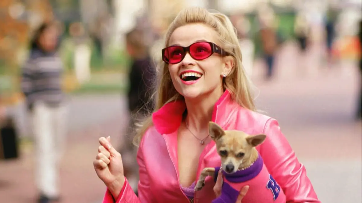 Reese Witherspoon menegaskan Legally Blonde 3 tidak akan diproduksi tanpa Jennifer Coolidge sebagai Paulette. (Variety.com)