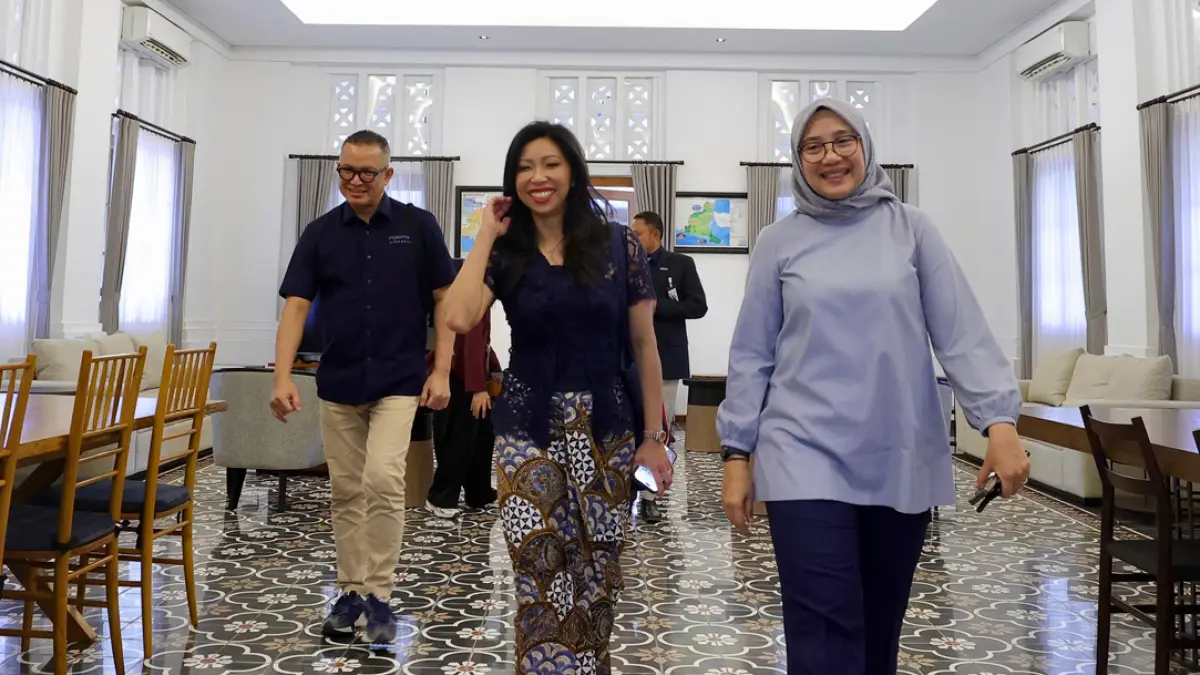 Direktur Utama InJourney Maya Watono dan Bupati Banyuwangi Ipuk Fiestiandani. (banyuwangikab.go.id)