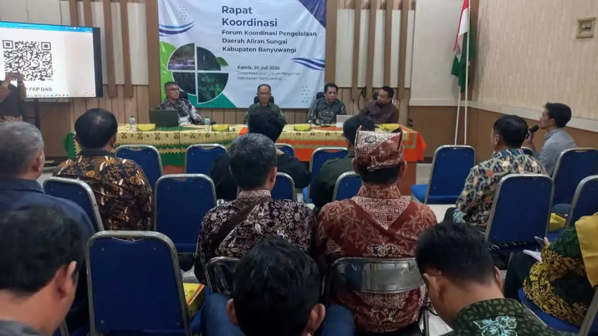 Jajaran Dinas PU Pengairan serta pemangku kepentingan membahas penyelamatan DAS di kantor Dinas PU Pengairan Banyuwangi. (Foto: Dinas PU Pengairan Banyuwangi)