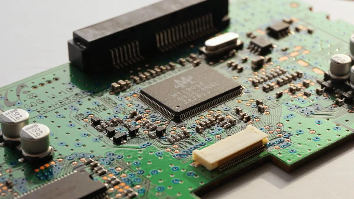 Laporan AEI memproyeksikan Huawei mampu memenuhi hingga 50 persen kebutuhan chip AI di China pada 2028. (Pixabay)