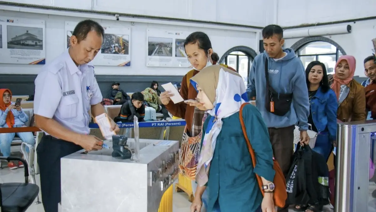PT KAI Daop 1 Jakarta menghadirkan promo tiket kereta api hingga diskon 30 persen selama BBWI 2026 Merdeka Berwisata di Cibubur. (Antara)